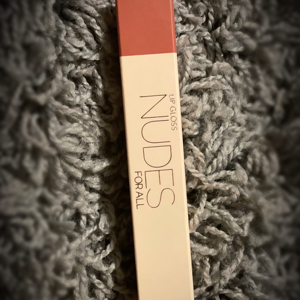 SOLD-FARMASi Lip Gloss: Nudes For All